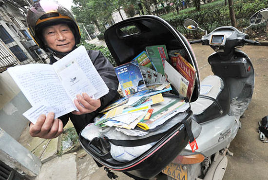 武汉65岁退休老人摩托骑行16省 160天行程4万