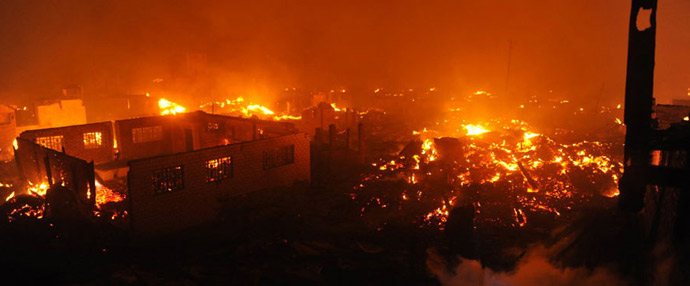 目击村民称通道侗寨大火可能是“电起火”引发