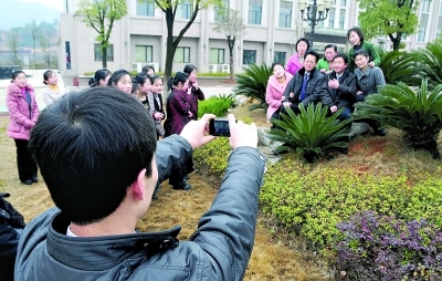 54名朝鲜员工在湖北黄石过光明星节(图) _资