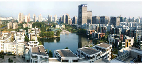 园位于武汉市东湖国家级高新技术产业开发区内