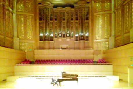 钢琴曲里的迷人四季 俄罗斯音乐盛典奏响江城