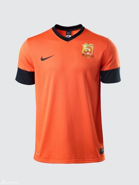 中超新赛季球衣发布 武汉卓尔推全新主场战袍