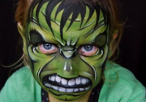 新西兰母亲女儿脸蛋作画 怪物僵尸等形象栩栩