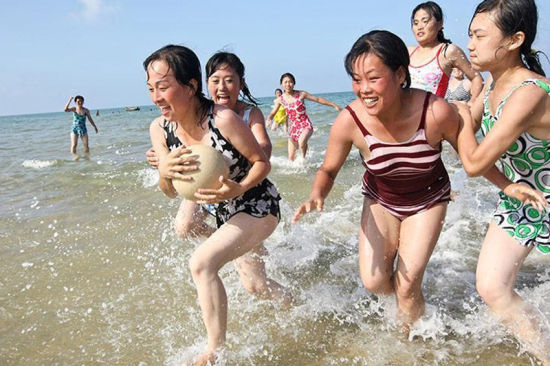 朝鲜另一面！探访平壤最受欢迎的海水浴场