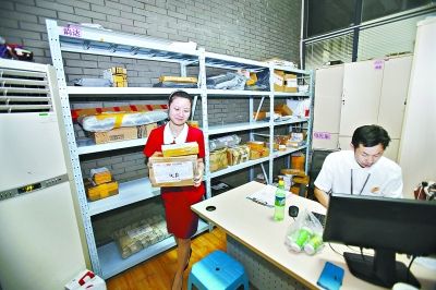 武汉200余家小区物业拒代收快递 有物业收代收