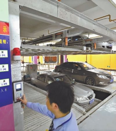 武汉首个水景地下停车场启用 智能计费无需刷