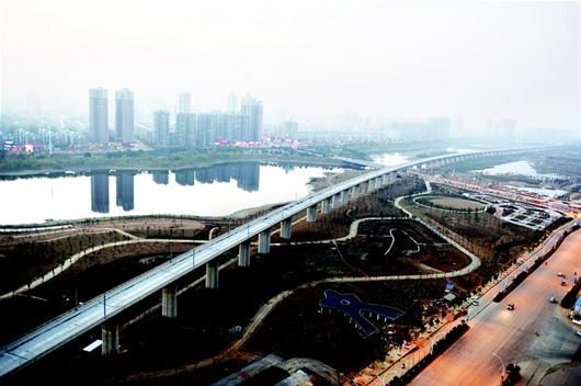 汉孝城际铁路孝感段线下工程完工开始铺设轨道
