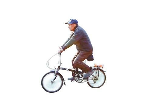88岁单车大爷坚持锻炼30年 从老河口骑车到襄