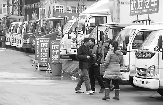武汉营运货车挂靠乱象丛生:公司收费说涨就涨