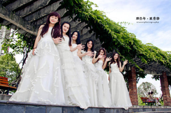 武汉高校6名大三女生提前拍婚纱毕业照致青春
